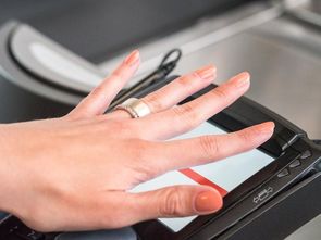 全球首款智能戒指 开启指尖上的数字生活革命